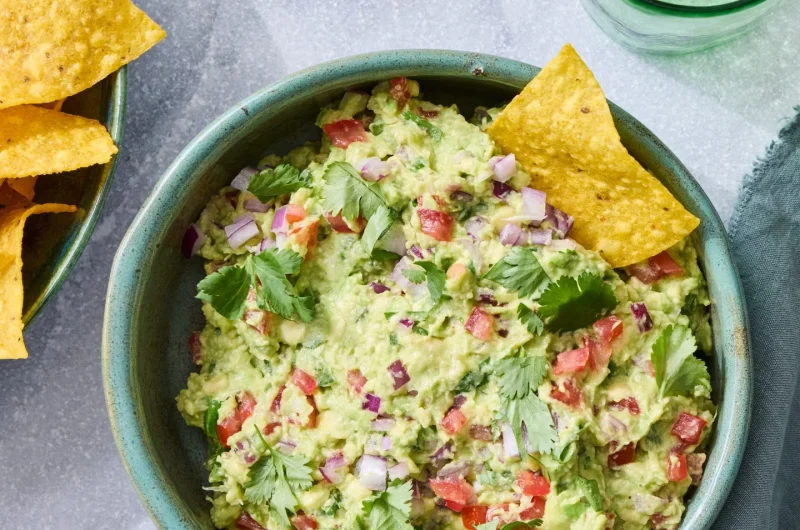 Fresh Homemade Guacamole That’s Ready in Minutes